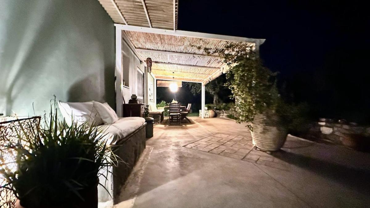 The Secret Garden At Villa Georgia กาลามาตา ภายนอก รูปภาพ